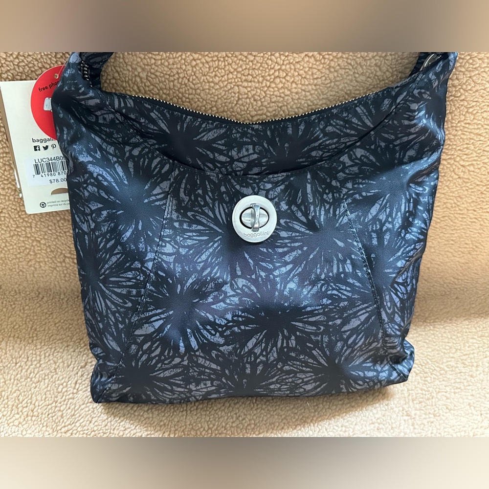 NWT Baggallini Lucerne crossbody shoulder bag. Black/gray abstract floral purse